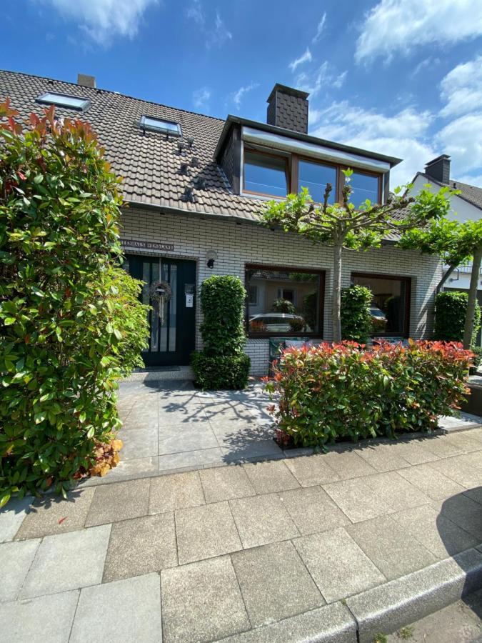 Private Wellness Suiten Mit Whirlpool Essen Esterno foto
