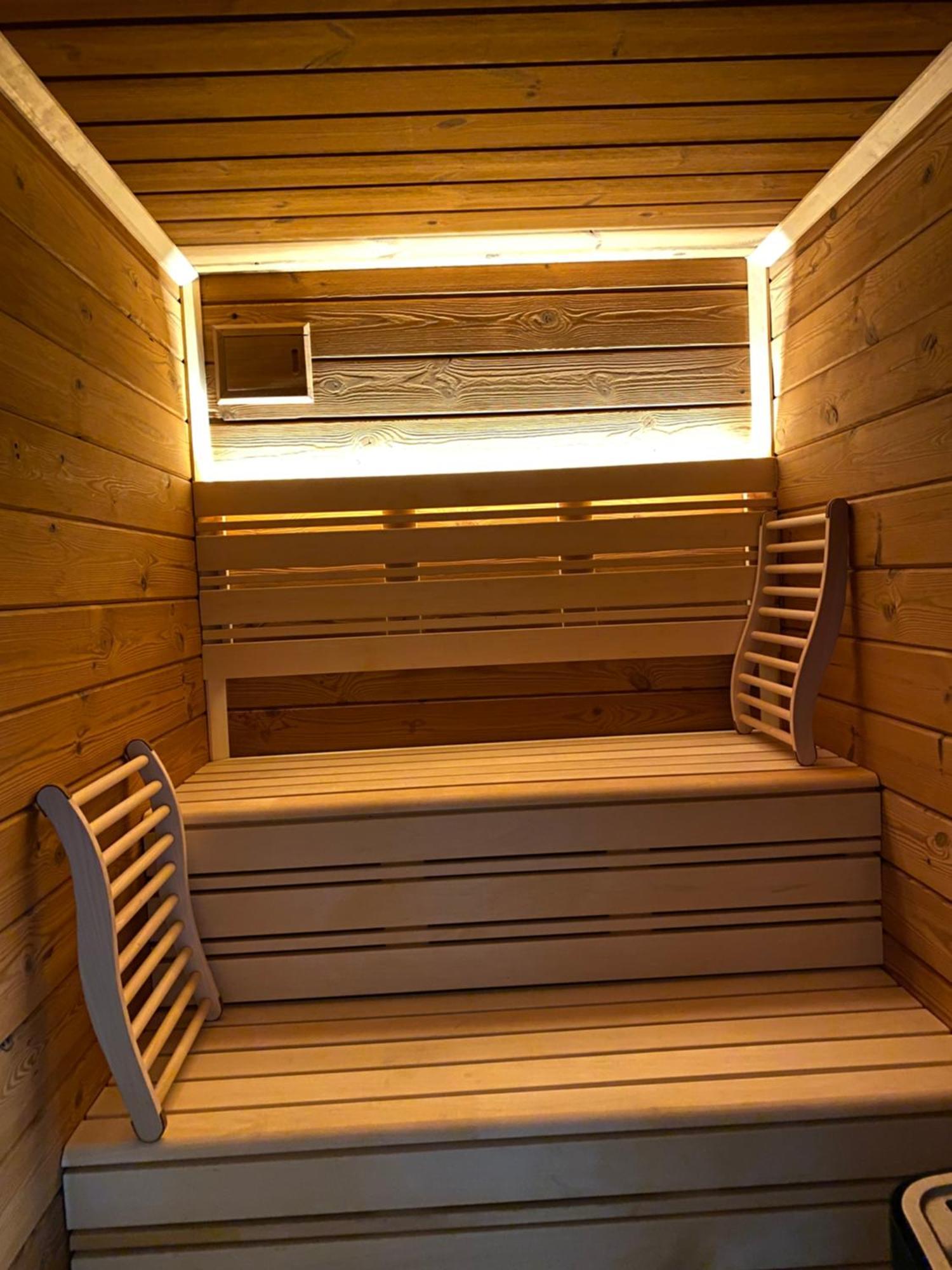 Private Wellness Suiten Mit Whirlpool Essen Esterno foto