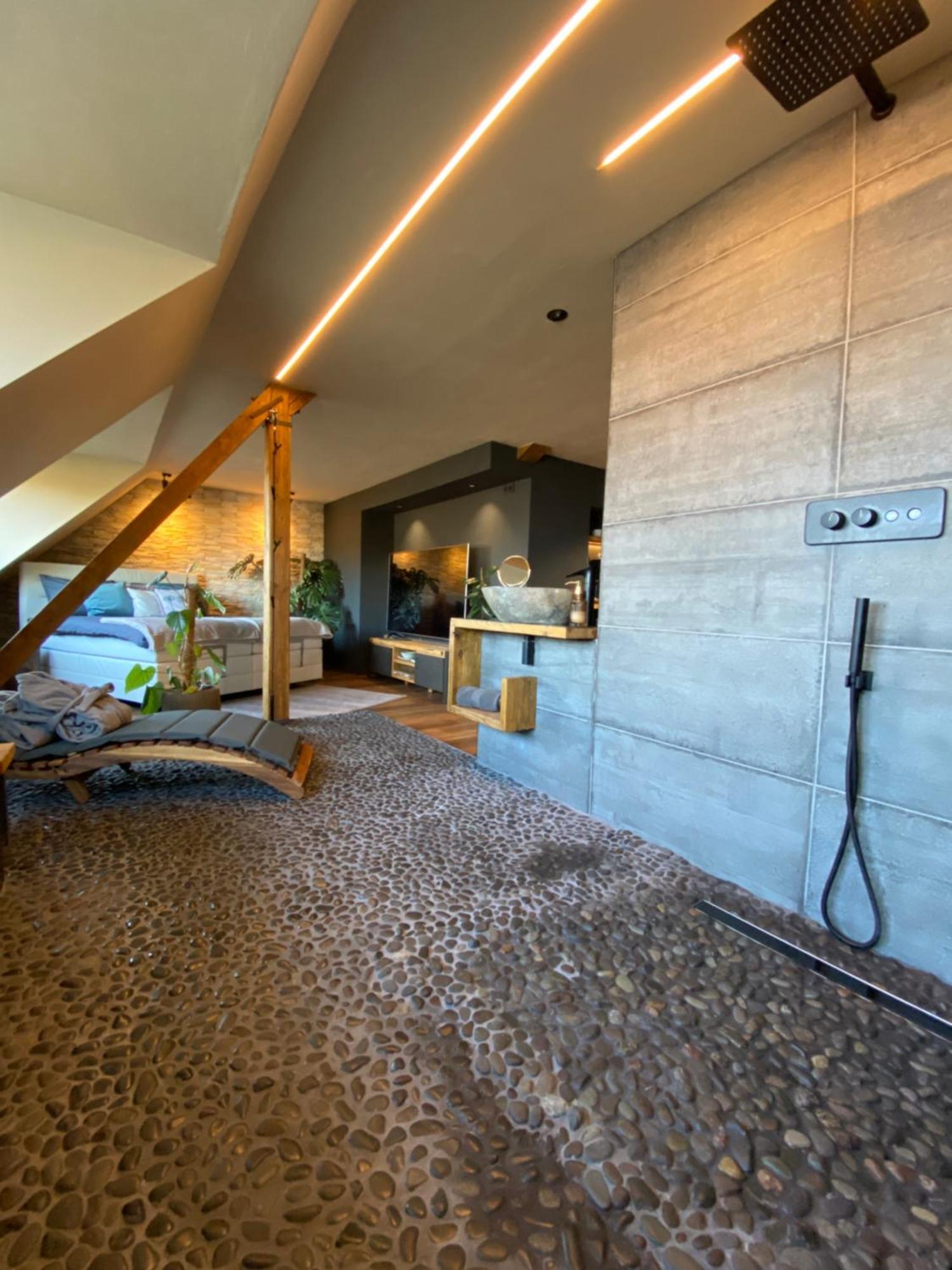 Private Wellness Suiten Mit Whirlpool Essen Esterno foto